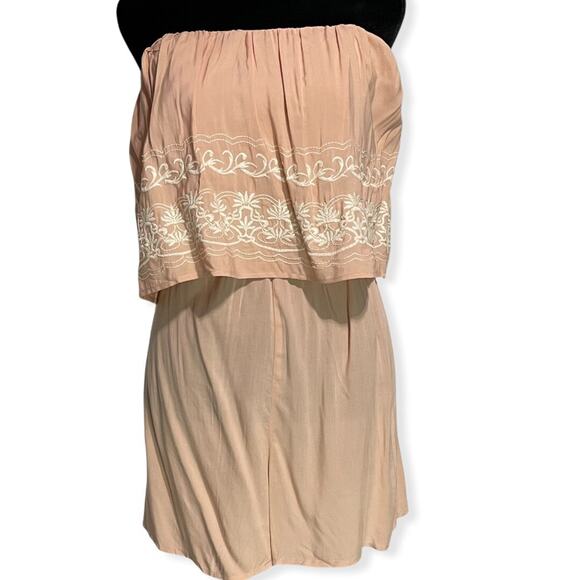 Love Tree Strapless Romper Women's Medium Pink Embroidered Boho NWOT Vacation - Picture 6 of 9